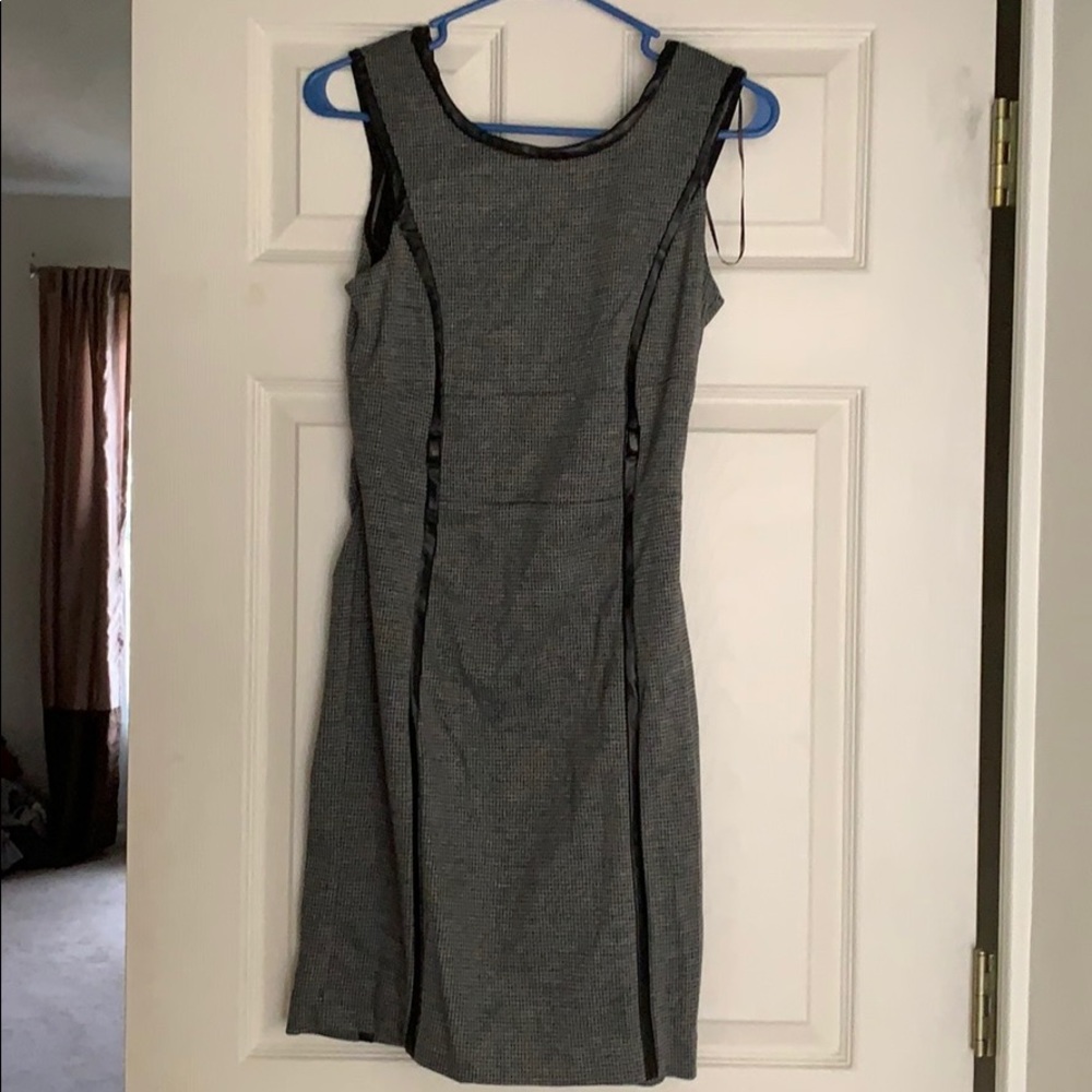 NWT-Sandra Darren Houndstooth sleeveless dress, 6P